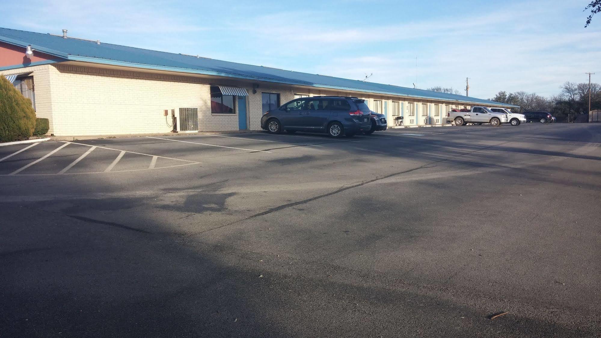 Budget Host Inn Eastland Exterior foto